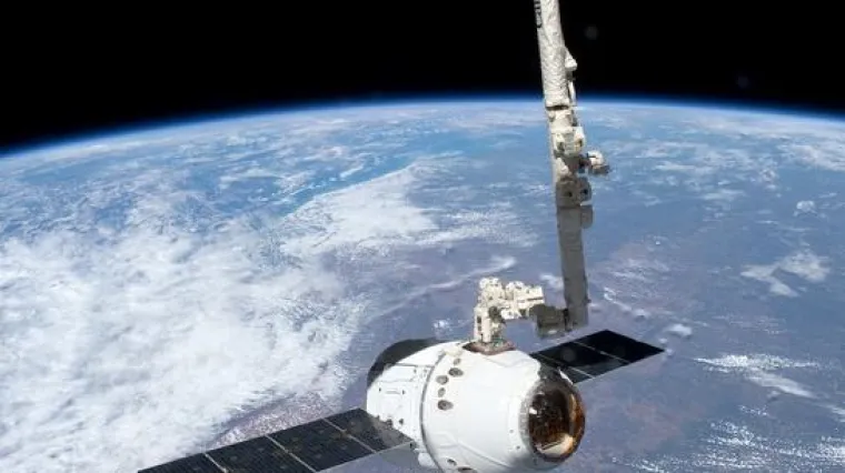 Prva letjelica lansirana komercijalnom raketom: SpaceX-ova kapsula Dragon izvađena iz Pacifičkog oceana