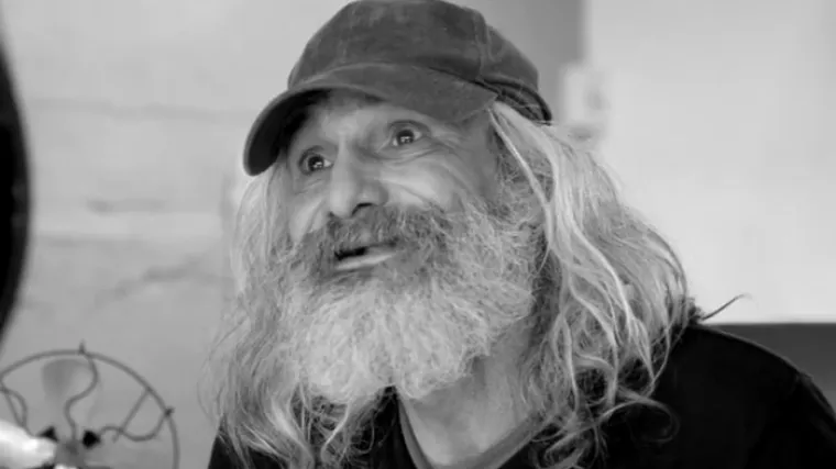 Nova prilika: frizer simpatičnog beskućnika preobrazio u zgodnog hipstera