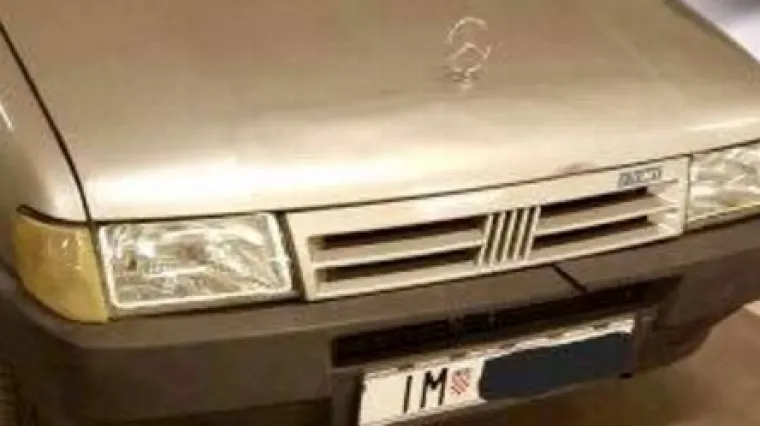 Urnebes na splitskom parkirali&scaron;tu: Imoćanin se srami svog Fiata pa ga je non&scaron;alantno 'umaskirao' u Mercedesa