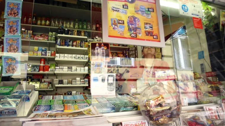 Prodavaču duhanskih proizvoda dolijalo: 'Po&scaron;tovani kupci, ne možete birati slike na cigaretama! Hvala na razumijevanju'