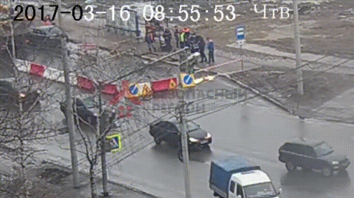 Rus hodao ulicom i propao u zemlju, pro&scaron;lo je skoro 15 minuta prije nego je netko primijetio