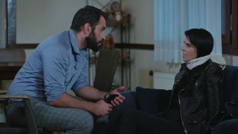 Svi su zabrinuti za Elif koju je Maksut oteo i želi ju odvesti u inozemstvo (Sudbina)