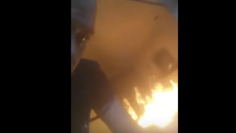 Mladić nakon razvoda sa suprugom zapalio zajedničku kuću, snimio svoj čin i podijelio ga na dru&scaron;tvenim mrežama!