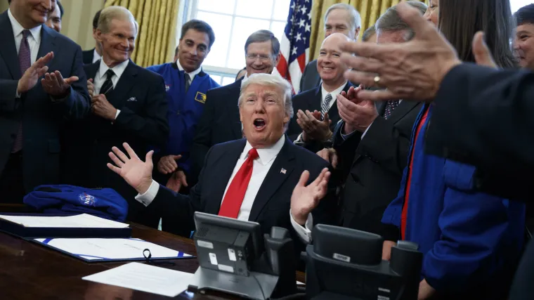 Trump &scaron;alje ljude u svemir: američki predsjednik potpisao zakon o misiji NASA-e na Mars