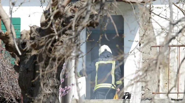 U kući planuo požar, poginula starija žena (80)