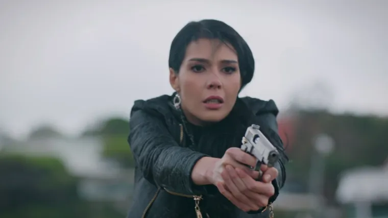 Kako bi spasila Kahramana Elif puca u Maksuta (Sudbina)