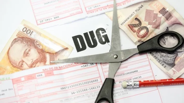 Nema potrebe da se itko uzrujava: godinu dana uoči izbora ne treba plaćati - nego gomilati dugove i čekati oprost