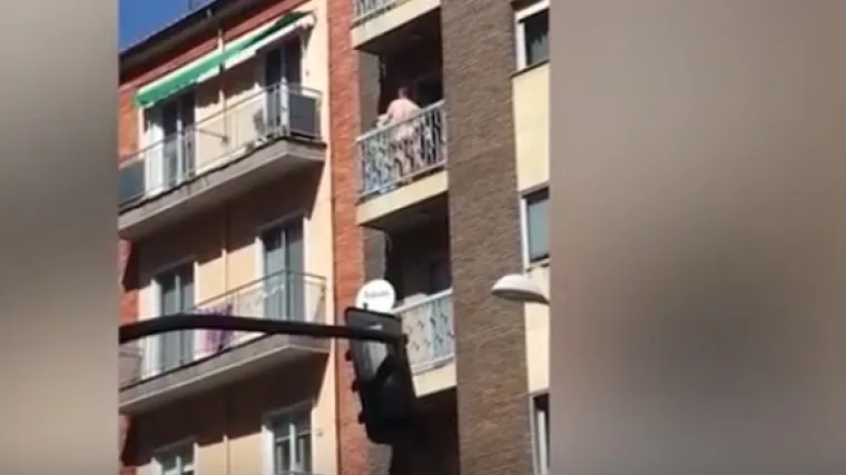 'Zagrebačka Kleopatra' nije jedina: snimili strastveni par kako se seksa na - balkonu!