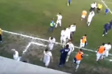 'Gubo gubava, je*o vam pas mater, zato je Dinamo tu di je...'