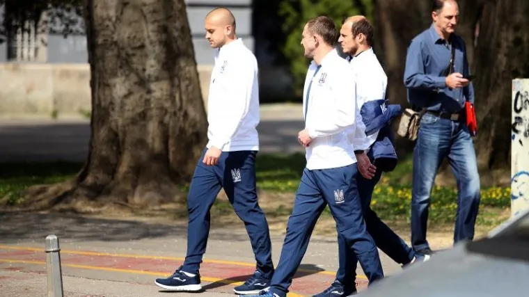 &Scaron;EVČENKO IZVEO IGRAČE U GRAD: Ukrajinci uživali u sunčanom danu, stigli i navijači