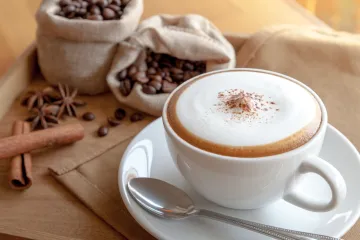 Tri jednostavna koraka kako napraviti savršeni cappuccino kod kuće