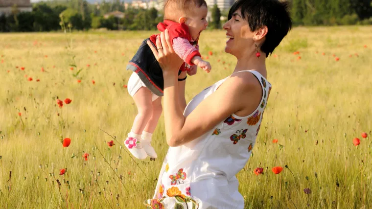 Majčinstvo u starijoj dobi nosi brojne dobrobiti: ipak je bolje kasnije nego prije?