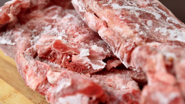 Graničnoj policiji ruke pune posla: u Passatu poku&scaron;ao pro&scaron;vercati vi&scaron;e od 300 kila smrznuog mesa!