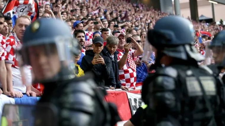 Maksimir pod opsadom! Vi&scaron;e od 1000 policajaca i redara na stadionu, tri kontrole na ulazu