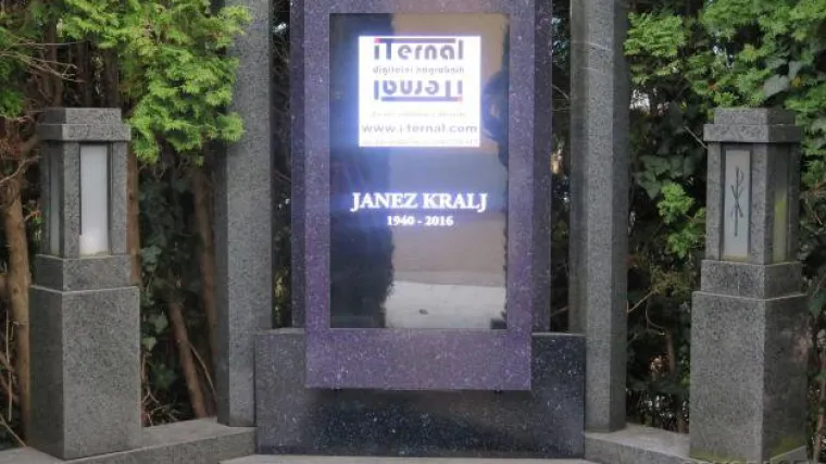 Digitalni nadgrobni spomenik: umjesto kamena - kompjutorski zaslon