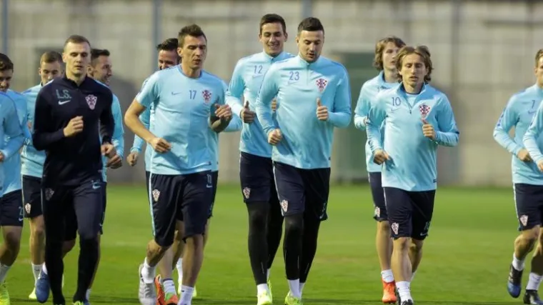 Na prepunom maksimirskom stadionu hrvatski nogometa&scaron;i u srazu s Ukrajincima idu po jo&scaron; jednu pobjedu
