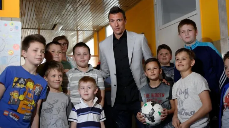 Mandžo nakon pobjede oti&scaron;ao u svoj rodni grad i malim Brođanima uljep&scaron;ao dan