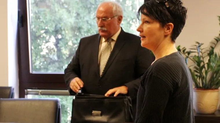 Imoćanka serijskim trudnoćama izbjegava dolazak na sud?