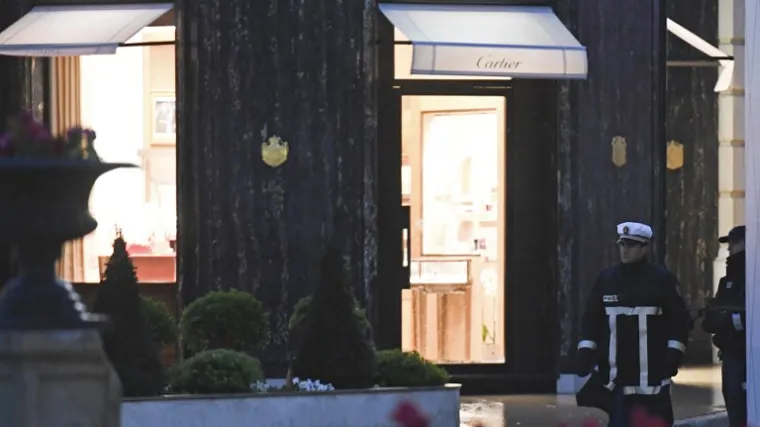 Uhićene četiri osobe, u tijeku potraga za petim sudionikom