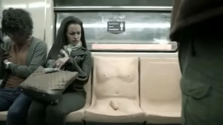 Građani &scaron;okirani 'sjedalom s penisom' u javnom prijevozu: malo tko zna da se radi o kampanji protiv seksualnog nasilja