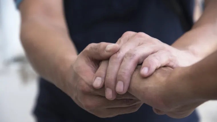 Izražavanje sućuti bonton: pravila kod izražavanja sućuti