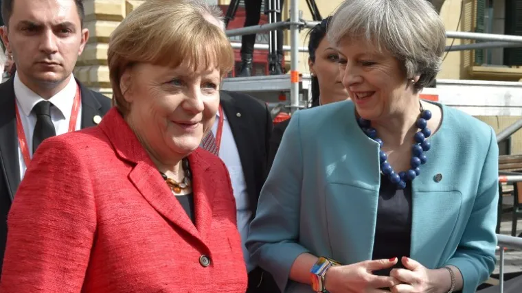 Merkel obećala Londonu pravedne pregovore