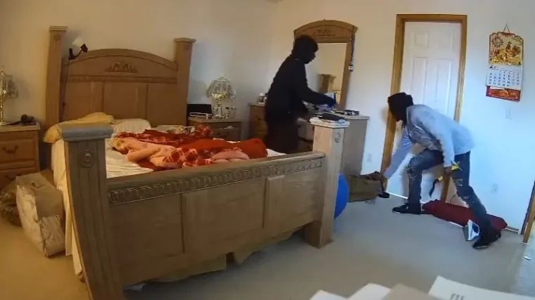 Provalnici uletjeli u dom dok je žena bila unutra