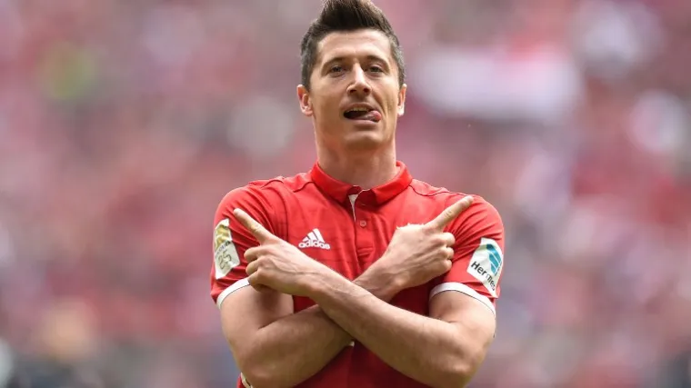 Lewandowski napunio mrežu Augsburga, rurski derbi bez pobjednika