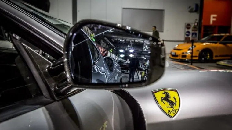 Trumpov Ferrari prodan na aukciji za 270.000 dolara: napravio samo 4.000 kilometara