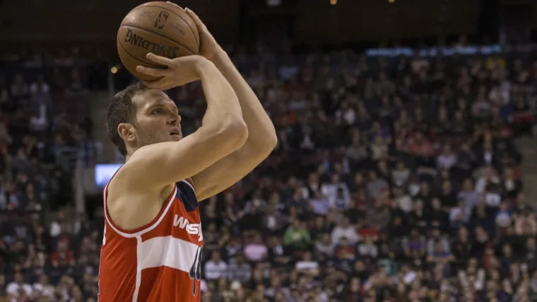 Bogdanović ubacio 20 poena, njegovi Wizardsi izgubili od fantastičnih Warriorsa