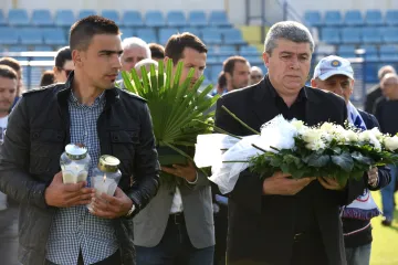 Prijatelji i kolege tragično preminulog Hrvoja Čustića položili vijence na zadarskom stadionu Stanovi