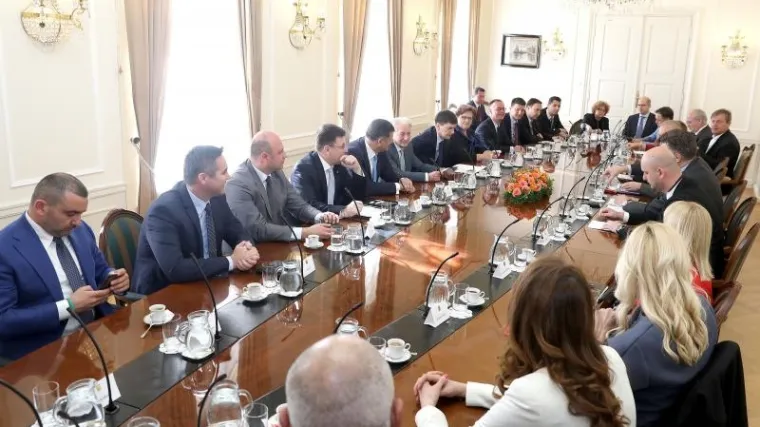 'Nije dobro da se država direktno mije&scaron;a'