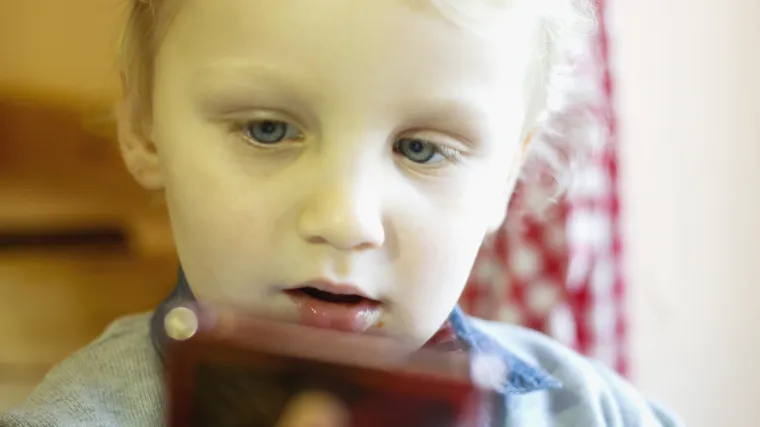 Hrabri četverogodišnjak pozivom spasio mami život nakon što se srušila u stanu