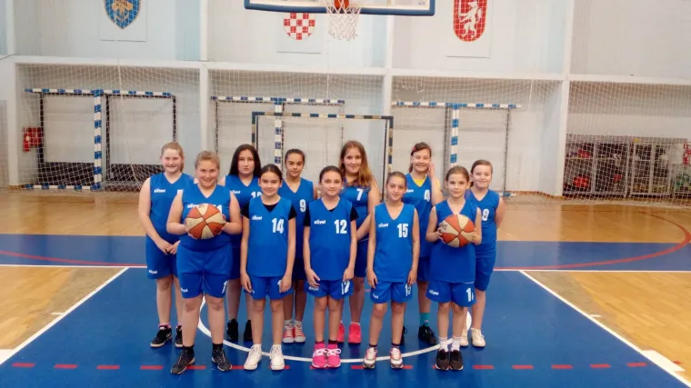 'Otkačite vi&scaron;e, i vi iz FSV-a i ti "horvat" od Kvarnera. Možete li se pogledati u ogledalo?'