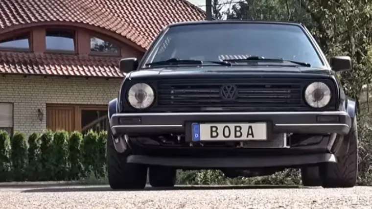 Pogledajte kako vremešni Golf II ubrzava brže od Lamborghinija, Bugattija, Koenigsegga...