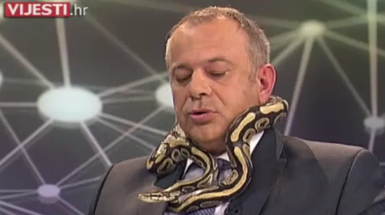 &Scaron;prajc se prvo prepao pitona, a onda ga stavio oko vrata i tako vodio emisiju