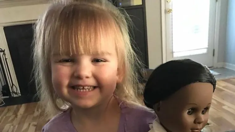 Mali čovjek, veliki borac: ova djevojčica je pravi dokaz kako nismo rođeni s pretpostavkom da je boja kože važna