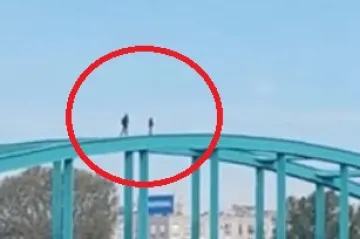 Drama u Zagrebu: svi se uspaničili zbog dvojca na vrhu 'Hendrixova' mosta, a oni samo htjeli fotografirati