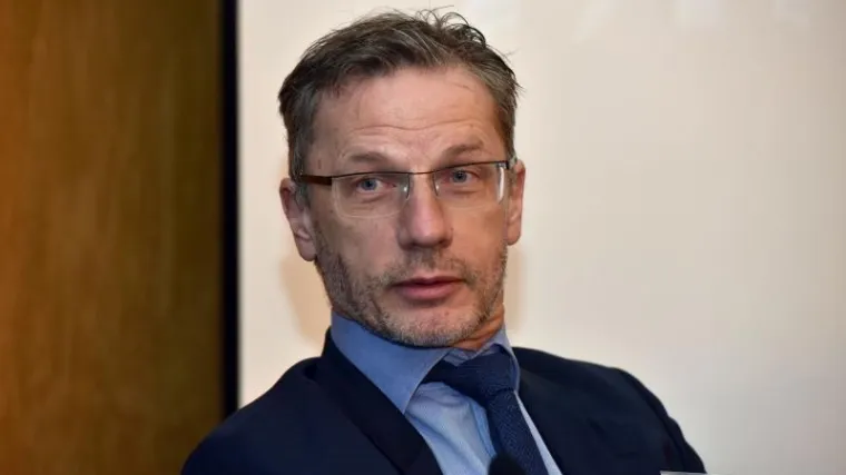 Privatna banka mu platila putovanje i smještaj u Kitzbühelu