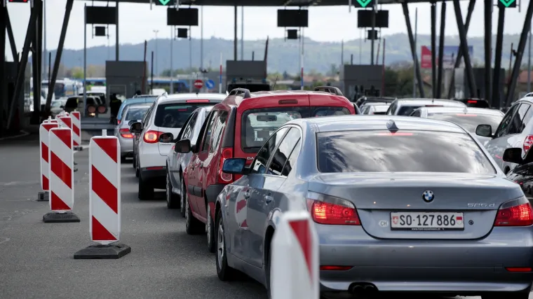 Na Bregani se na ulazak u Hrvatsku čeka oko 3,5 sata