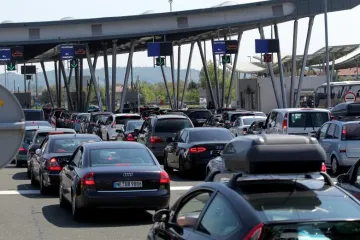 'Čekali smo sat vremena s bolesnim djetetom na granici. Ako se nešto ne promijeni, poduzet ćemo drastične mjere'
