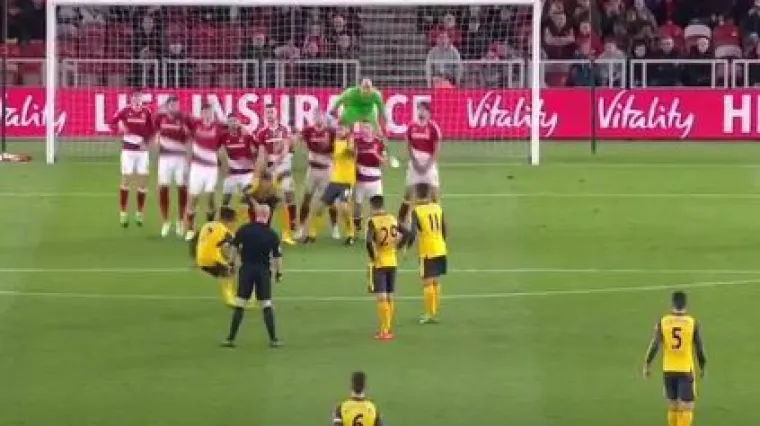 Alexis Sanchez majstorski pogodio iz slobodnjaka