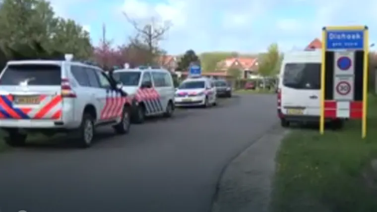 Roditelje petero djece prona&scaron;li u Mercedesu, na retrovizor bile obje&scaron;ene boksačke rukavice