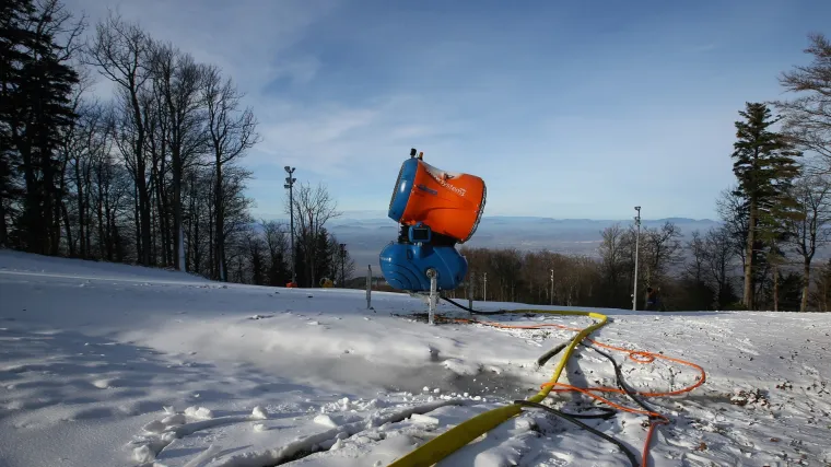 Hrvatsku proželo osjetno zahlađenje: Sljeme zabijelio proljetni snijeg