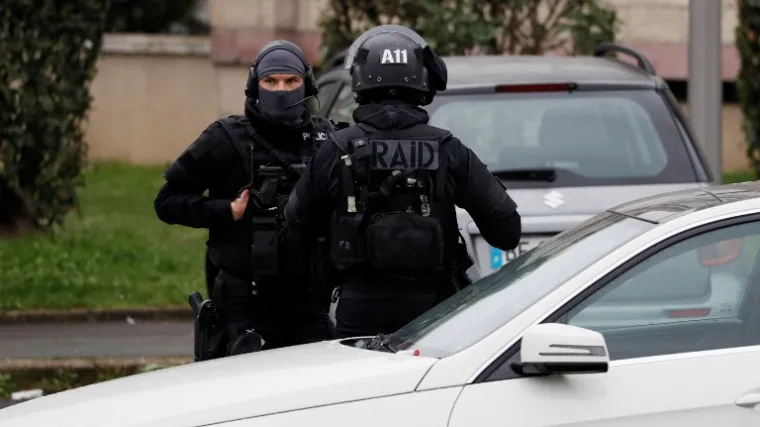 Ektremisti u stanu držali eksploziv, oružje, streljivo i zastavu ISIS-a