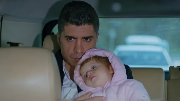 Nakon &scaron;to nađe kćer Kahraman shvati da je Elif nestala (Sudbina)