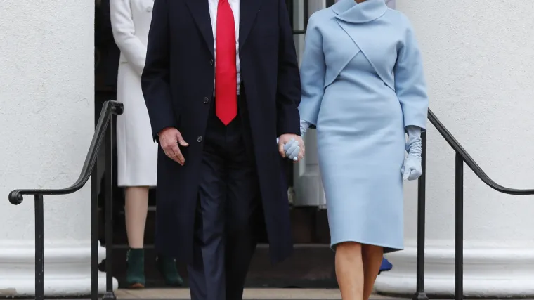 Trump ponovno pod povećalom zbog pona&scaron;anja prema Melaniji: 'Gad je to opet učinio'