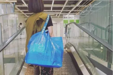 Evo zašto ćemo uskoro ponosno nositi našu plavu Ikea šoping torbu čak i na kavu u grad