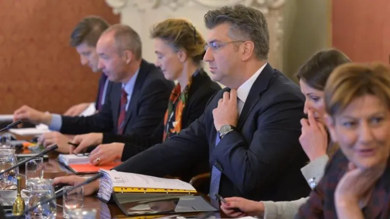 Nakon tri godine rada: Vlada odustaje od jedinstvenog zakona o plaćama