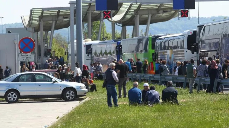 Istražujemo: &scaron;to čekanje od pet sati u kolonama znači za sigurnost u prometu?